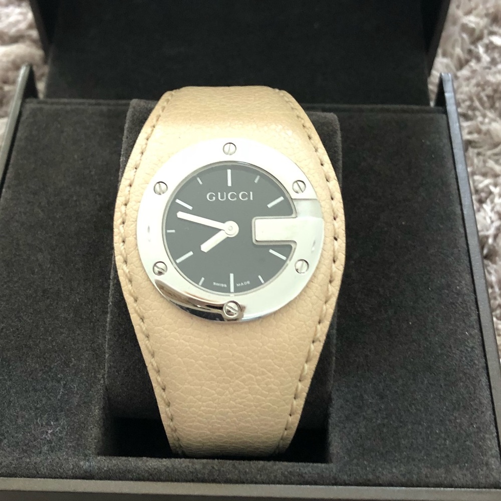 Gucci Watch in Cream Leather